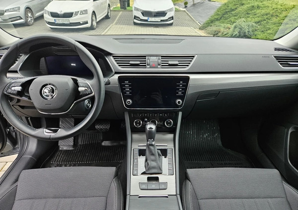 Skoda Superb cena 177900 przebieg: 27000, rok produkcji 2023 z Miastko małe 562